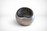 Sillón aviador de aluminio con asiento de cuero estilo industrial