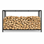 Leñero metálico negro a medida con troncos apilados para chimenea, terraza o jardín